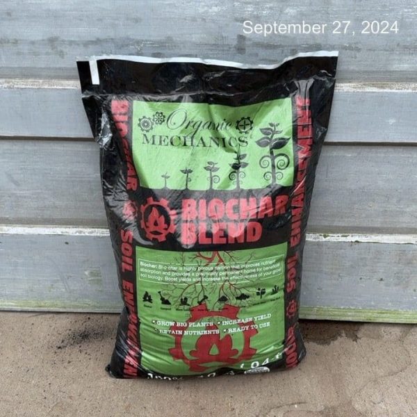 Organic Mechanics Biochar Blend 1 cu ft